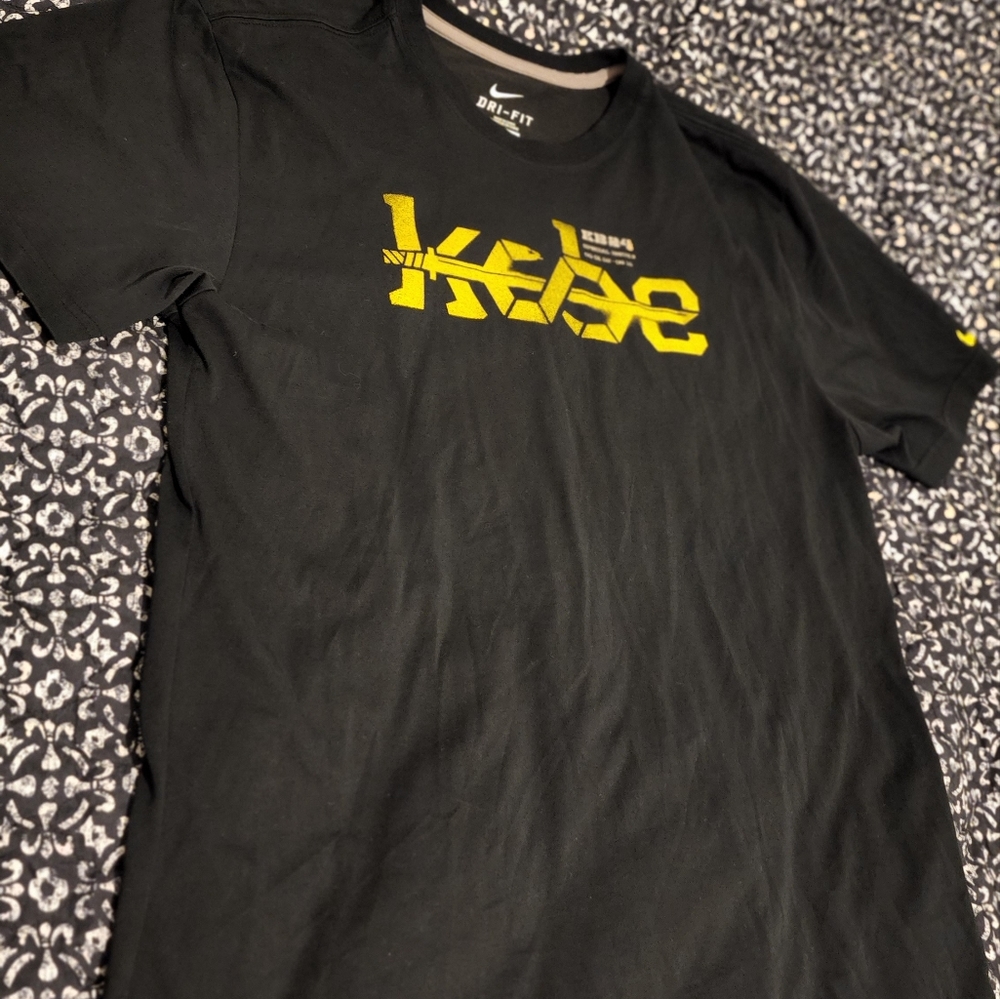 Very RARE! LIMITED Nike dri fit Kobe Shirt L Mens